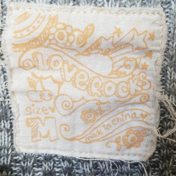 🎪❤Love Rocks Gray Sweater - Picture 2 of 5
